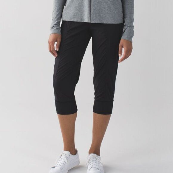 Lululemon In Flux Crop Pants Linerless Joggers Black - Picture 1 of 11